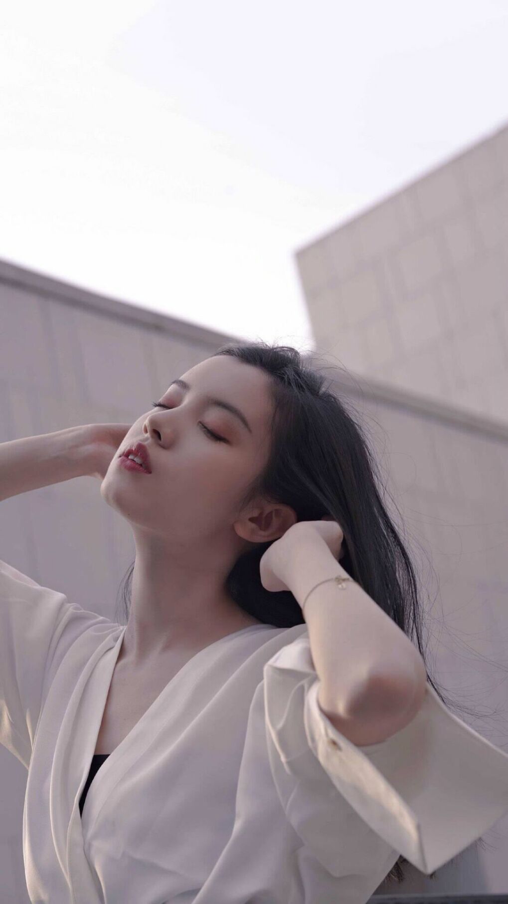 火箭篮网交锋激烈，场上对决壮观动人，火箭篮网比赛录像