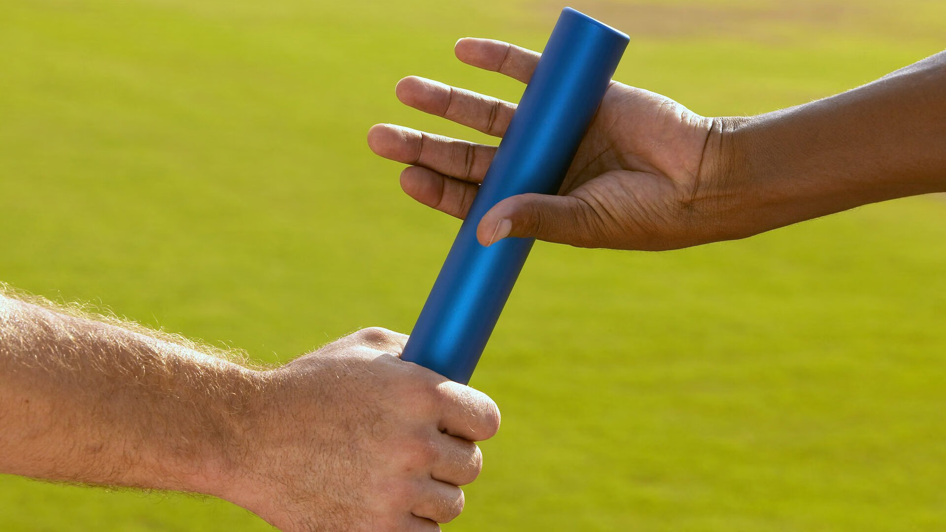 九游网游官网-校园足球指导教师专业性参差不齐，校园足球师资力量薄弱