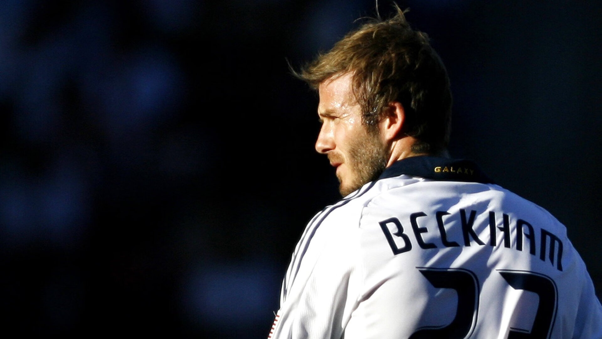 英超球迷狂热支持，爆满现场打Call，英超球迷网在线直播